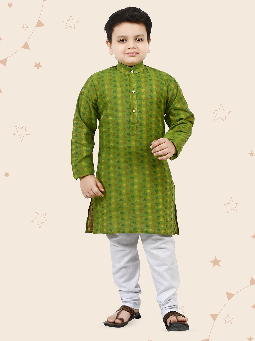 

Kidotsav Boys Printed Regular Kurta with Pyjamas, Green