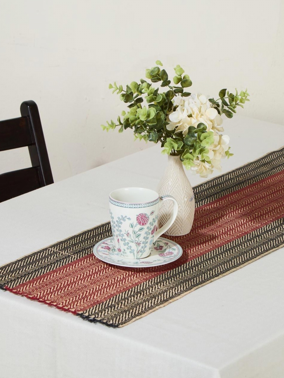 

Fabindia Beige & Red Geometric Textured Pure Cotton Table Runner