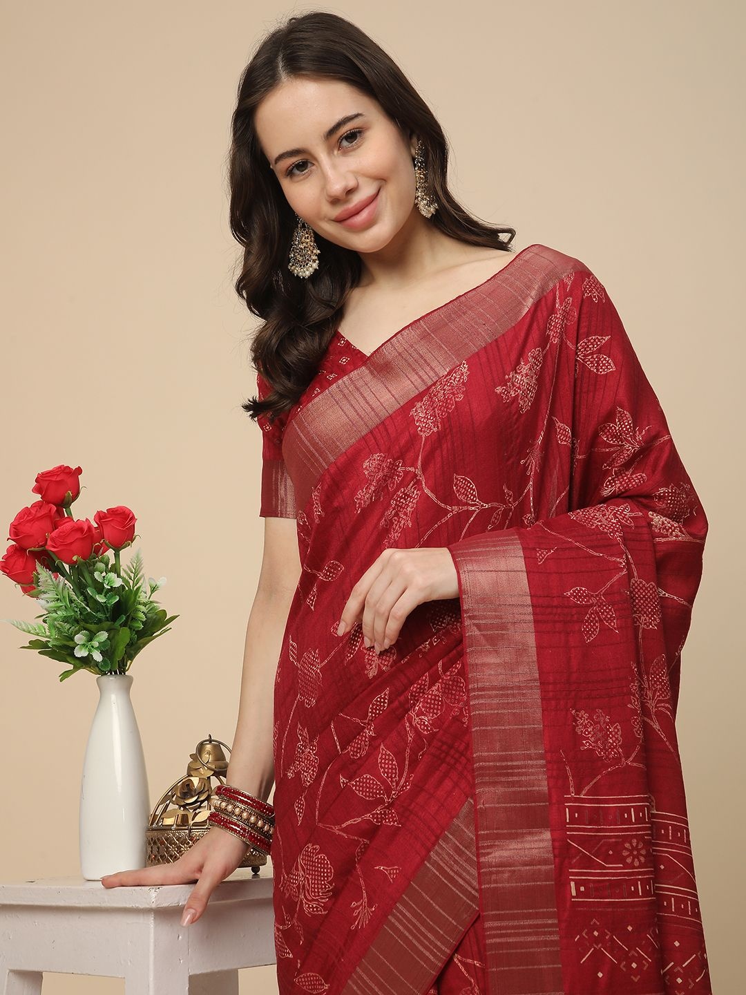 

RATAN Floral Zari Art Silk Saree, Maroon