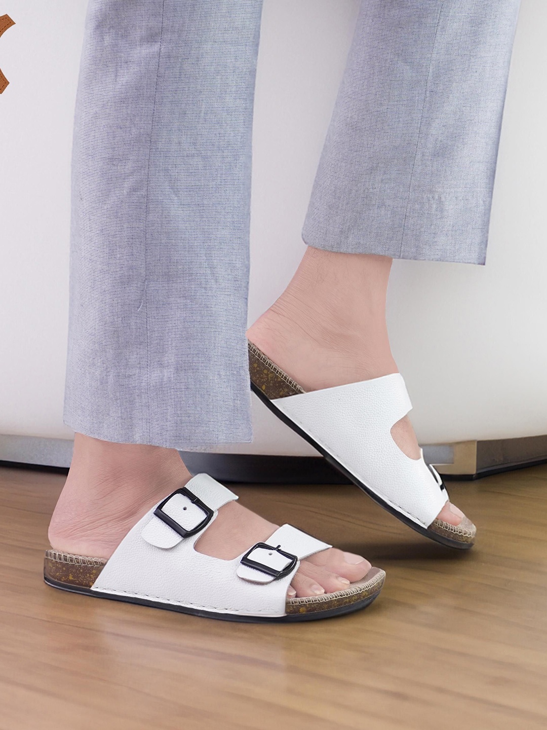 

ROYAL CRUZZ Men Comfort Sandals, White