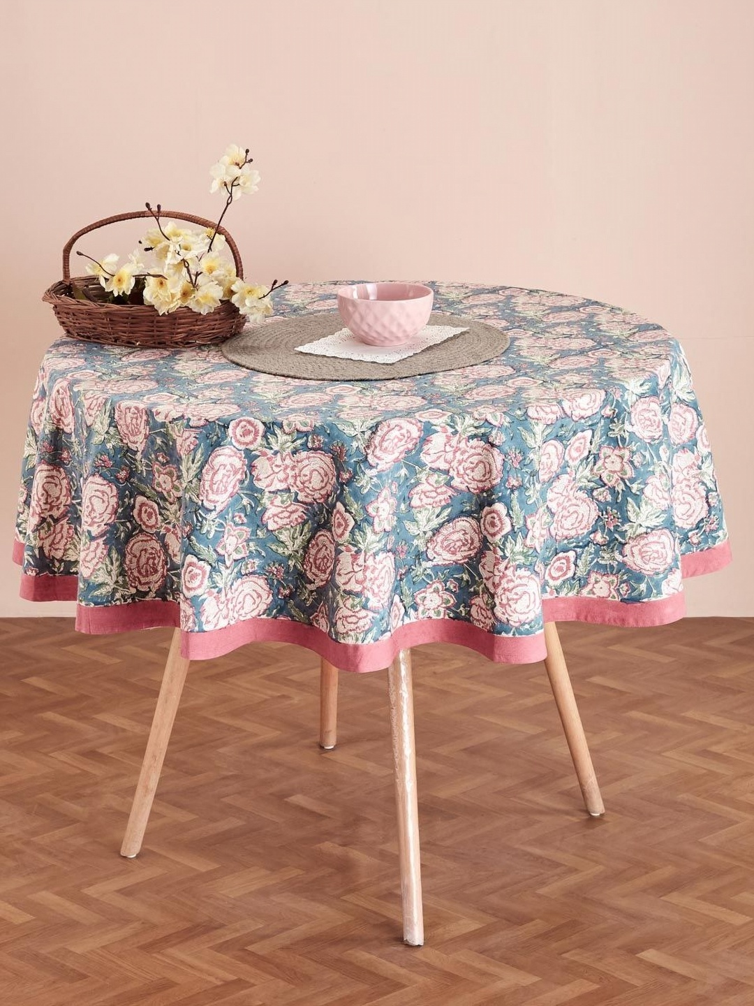 

Fabindia Blue & Pink Floral Printed Cotton 8 Seater Round Table Cover