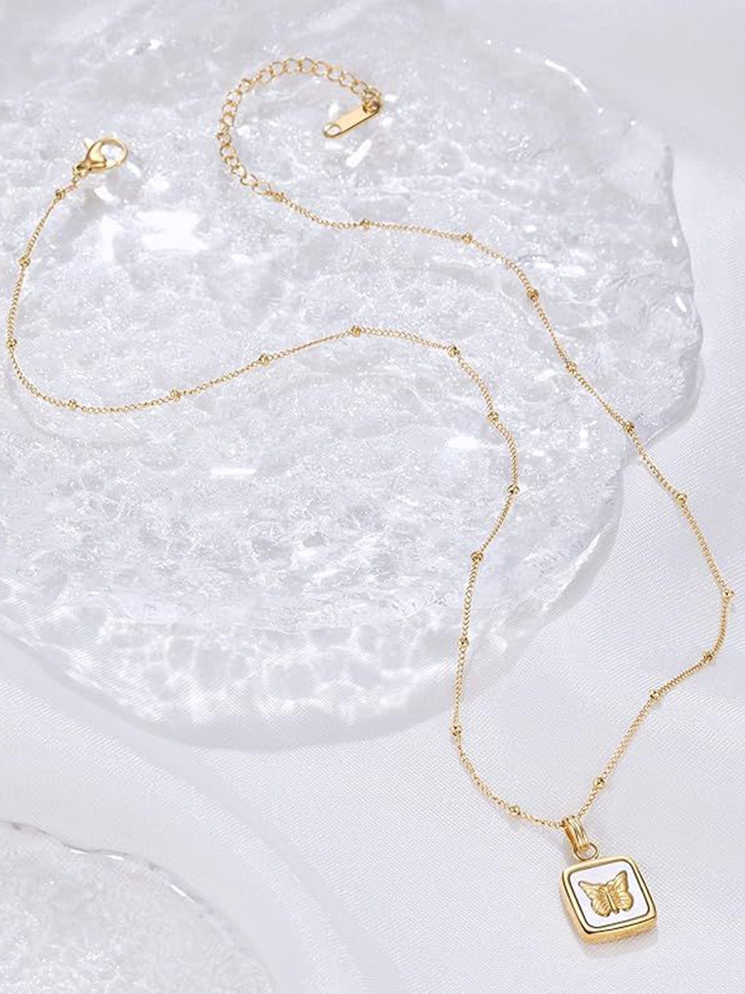 

SUBHAGALANKAR Gold-Plated Minimal Necklace