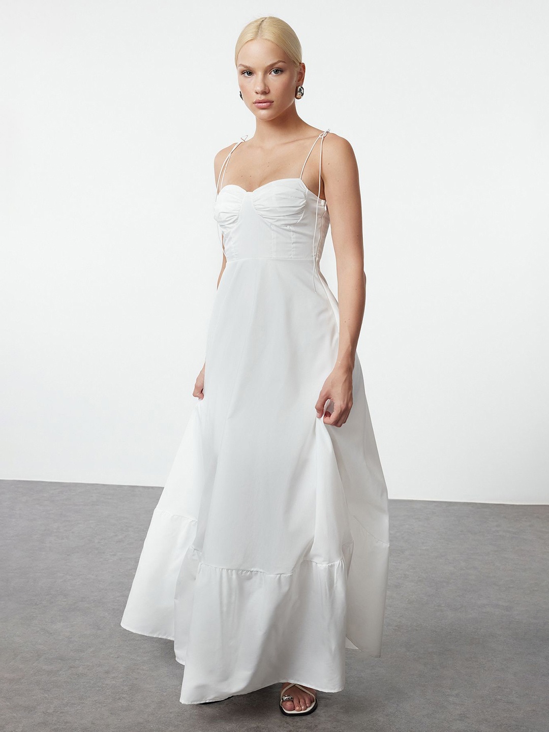 

Trendyol Maxi Dress, Na