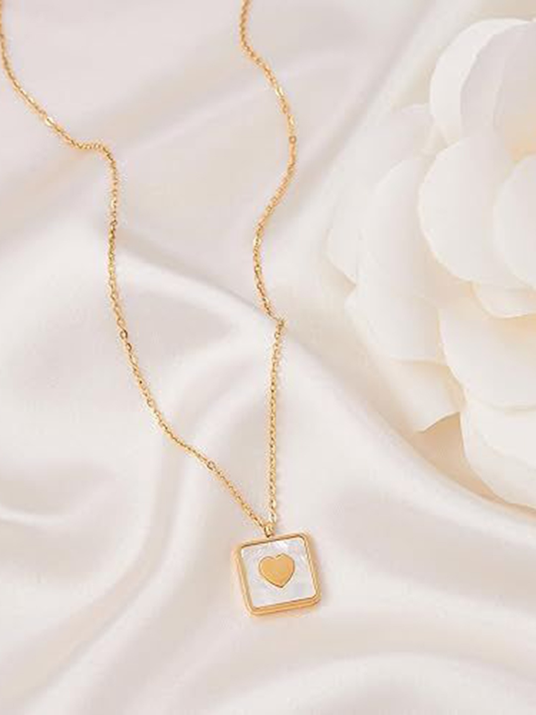 

SUBHAGALANKAR Gold-Plated Minimal Necklace