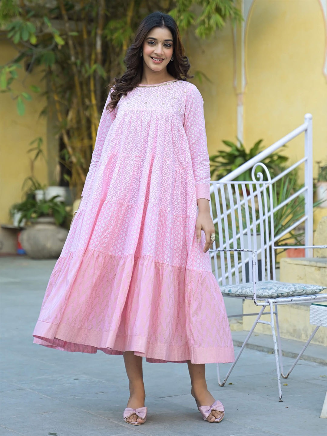 

SHIFORY Ethnic Motifs Printed Tiered Midi Ethnic Dress With Dupatta, Pink