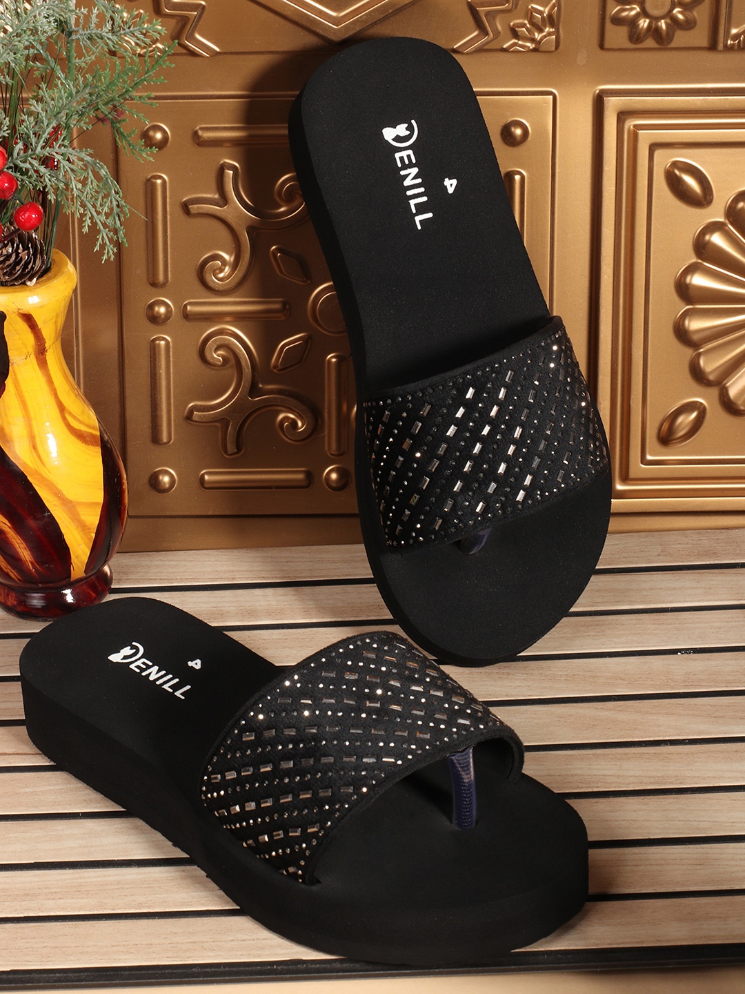

Denill Women Open Toe Flats, Black