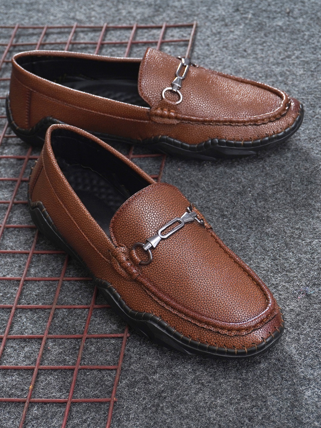 

Killer Men Colourblocked Loafers, Tan