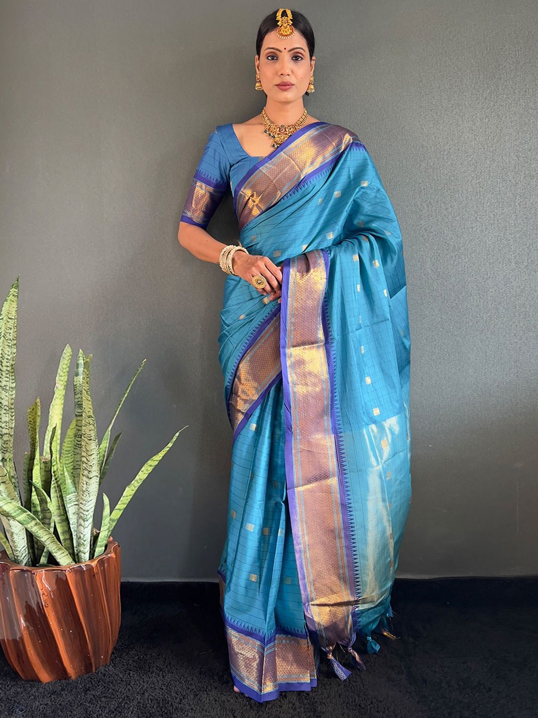 

LeeliPeeri Designer Woven Design Zari Silk Cotton Saree, Blue