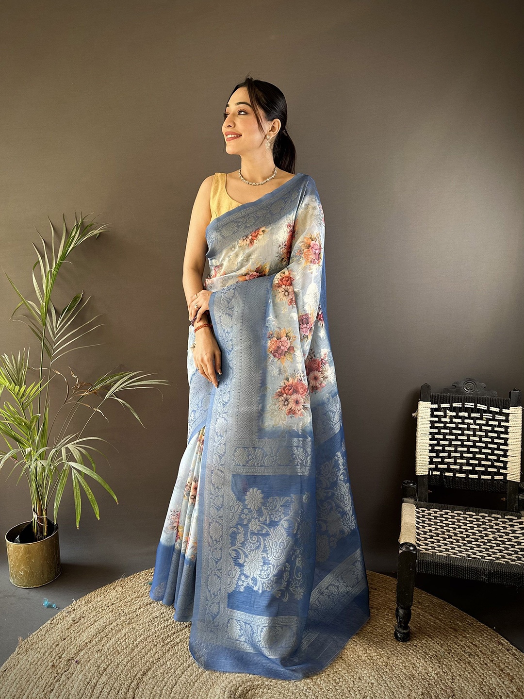 

Panzora Floral Zari Silk Blend Saree, Blue