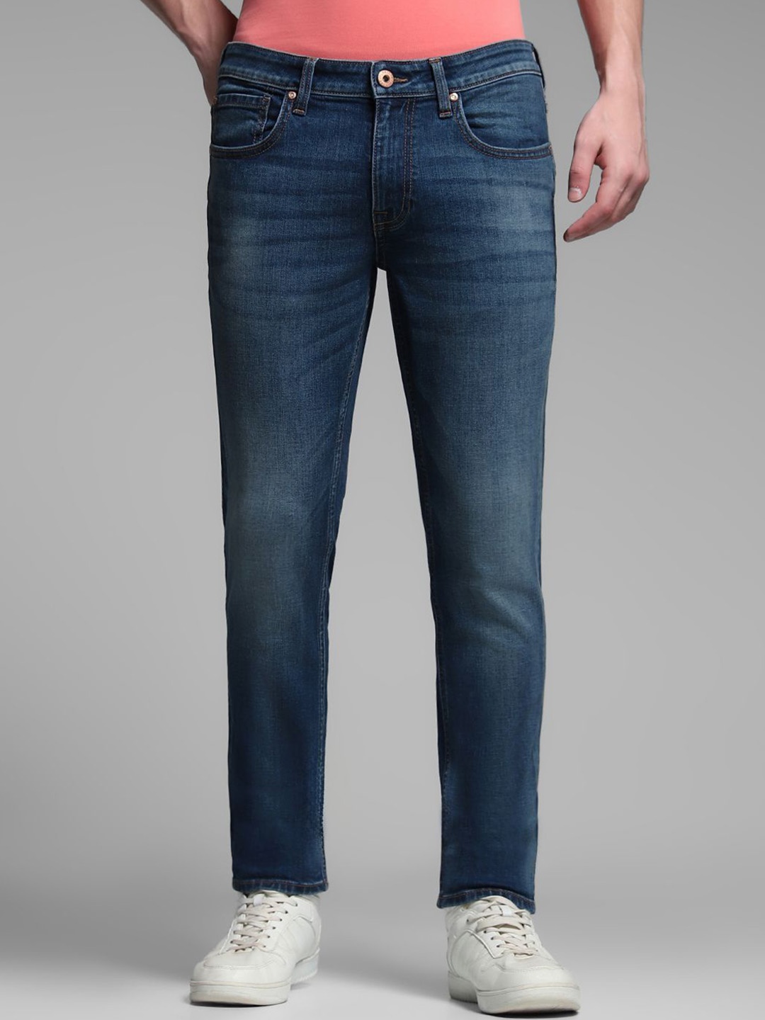 

Jack & Jones Men Slim Fit Low-Rise Light Fade Stretchable Jeans, Blue