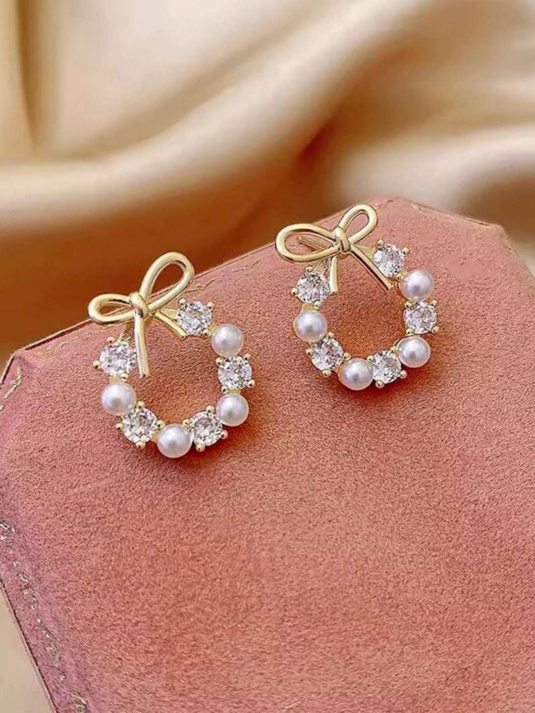

TANLOOMS Set Of 2 Gold Plated Pearls Studded Contemporary Studs
