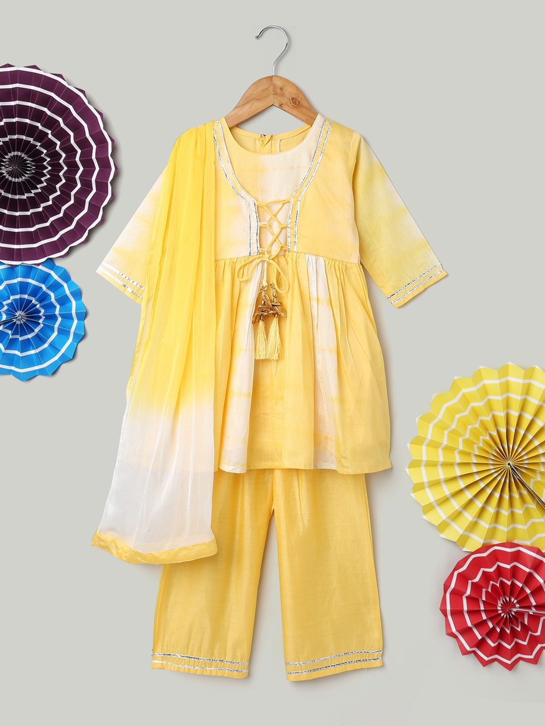 

BownBee Girls Tie & Dyed Printed Round Neck Kurta Set, Yellow