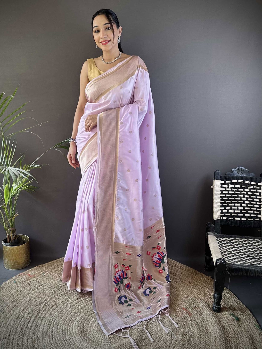 

DIVASTRI Woven Design Zari Silk Blend Paithani Saree, Lavender