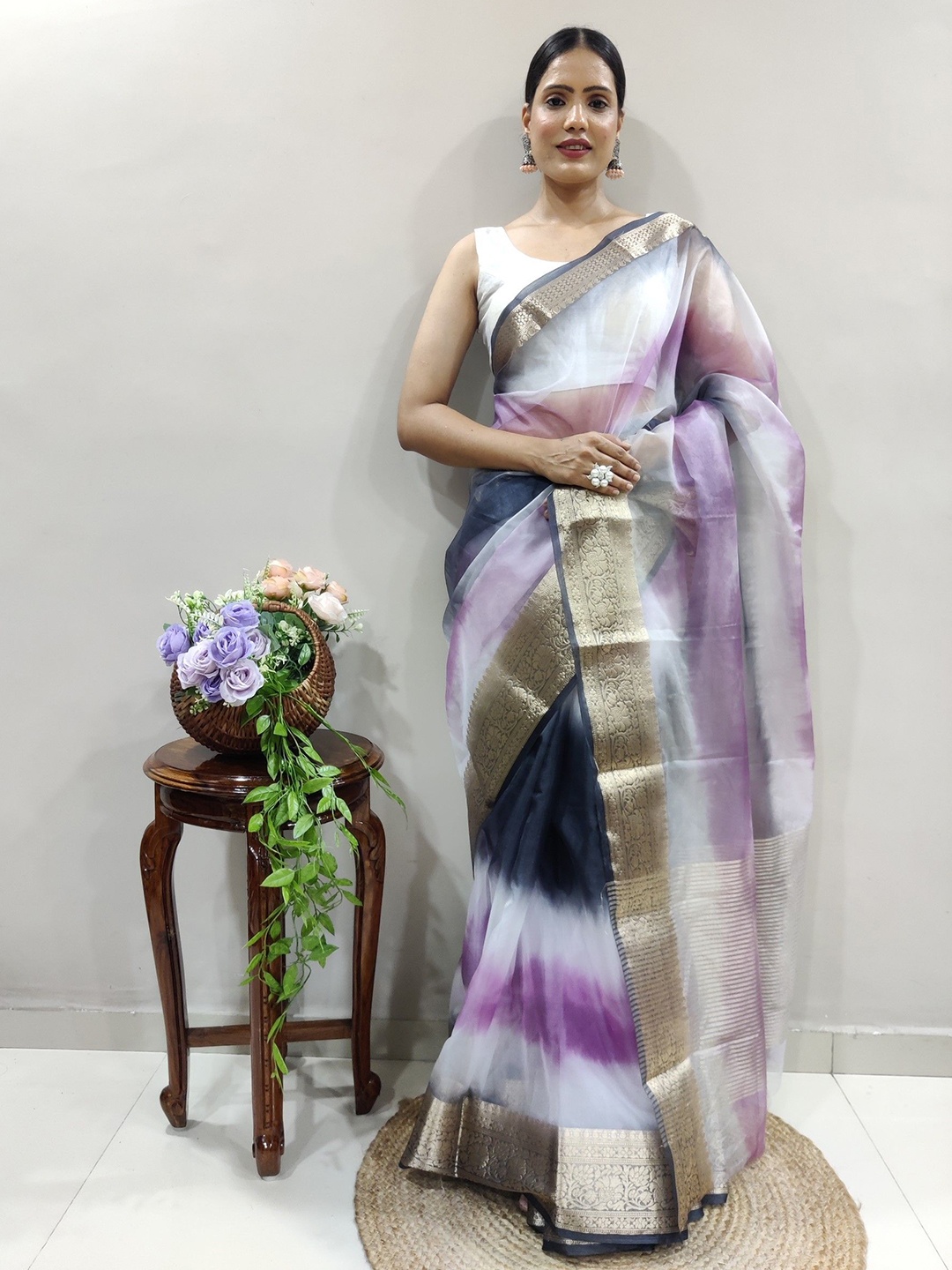 

Rangtulika Ethnics Colourblocked Organza Designer Saree, Grey