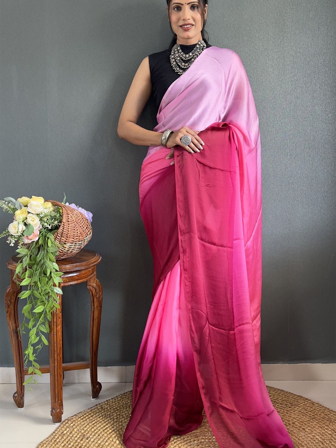 

Rangtulika Ethnics Colourblocked Poly Georgette Saree, Pink