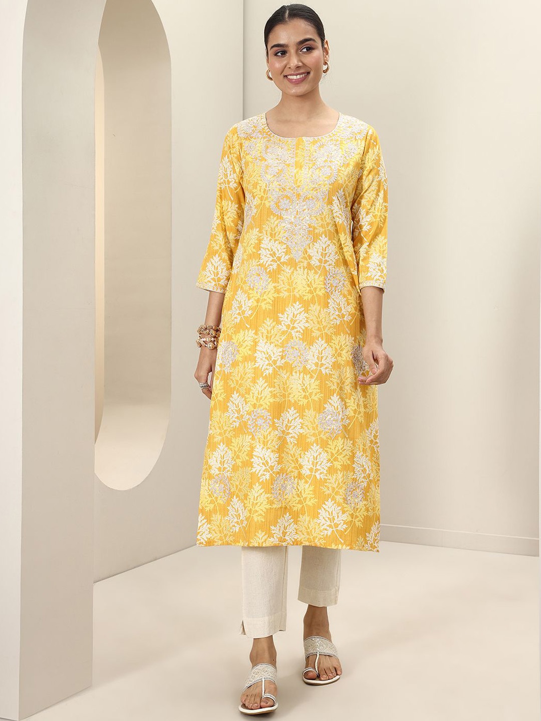 

Libas Women Floral Printed Kurta, Yellow