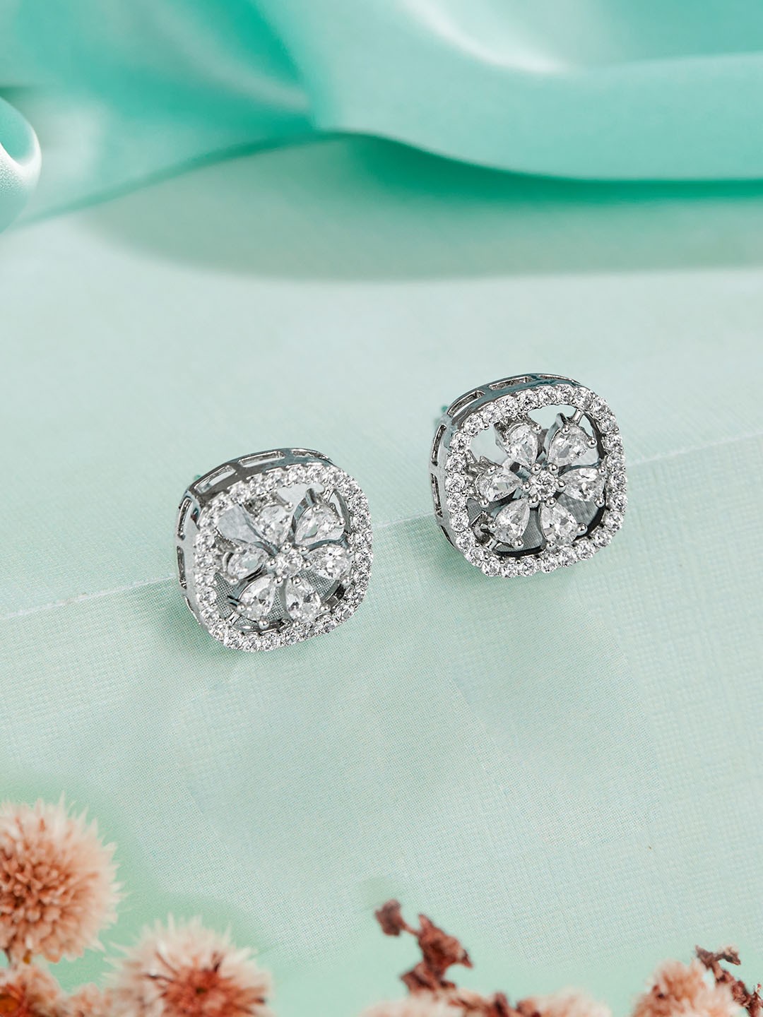 

SARAF SILVERETZ Square Studs Earrings, Silver