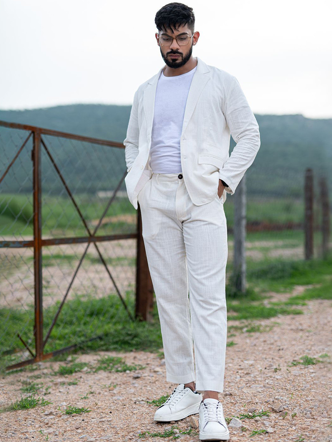 

Tistabene Single-Breasted Two-Piece Suit, White