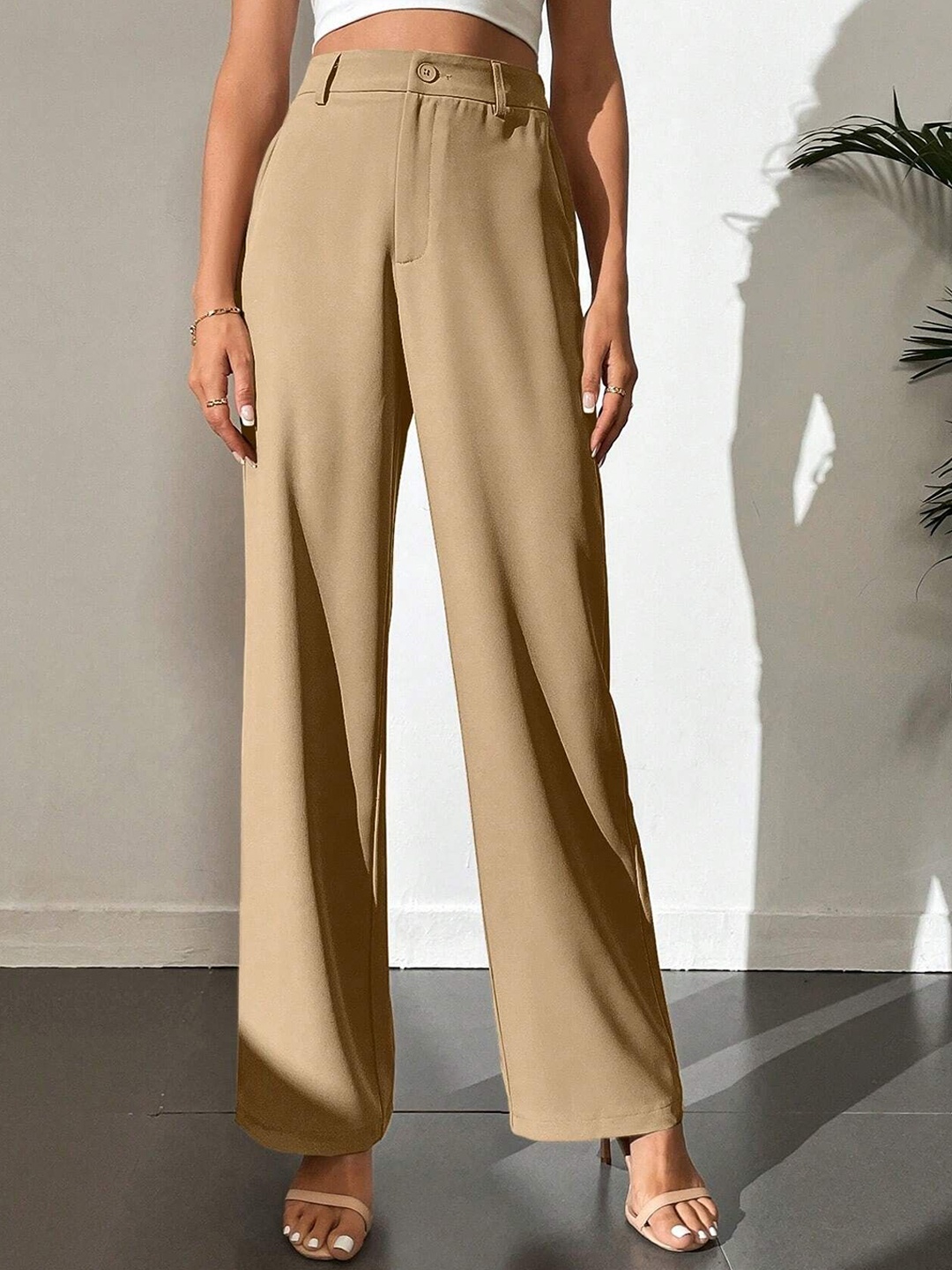 

Chemistry Women Custom Straight Fit High-Rise Trousers, Beige