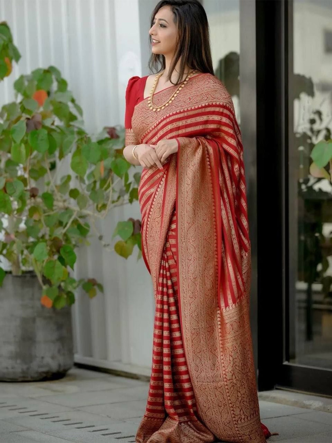 

Rangtulika Ethnics Woven Design Zari Silk Cotton Saree, Red