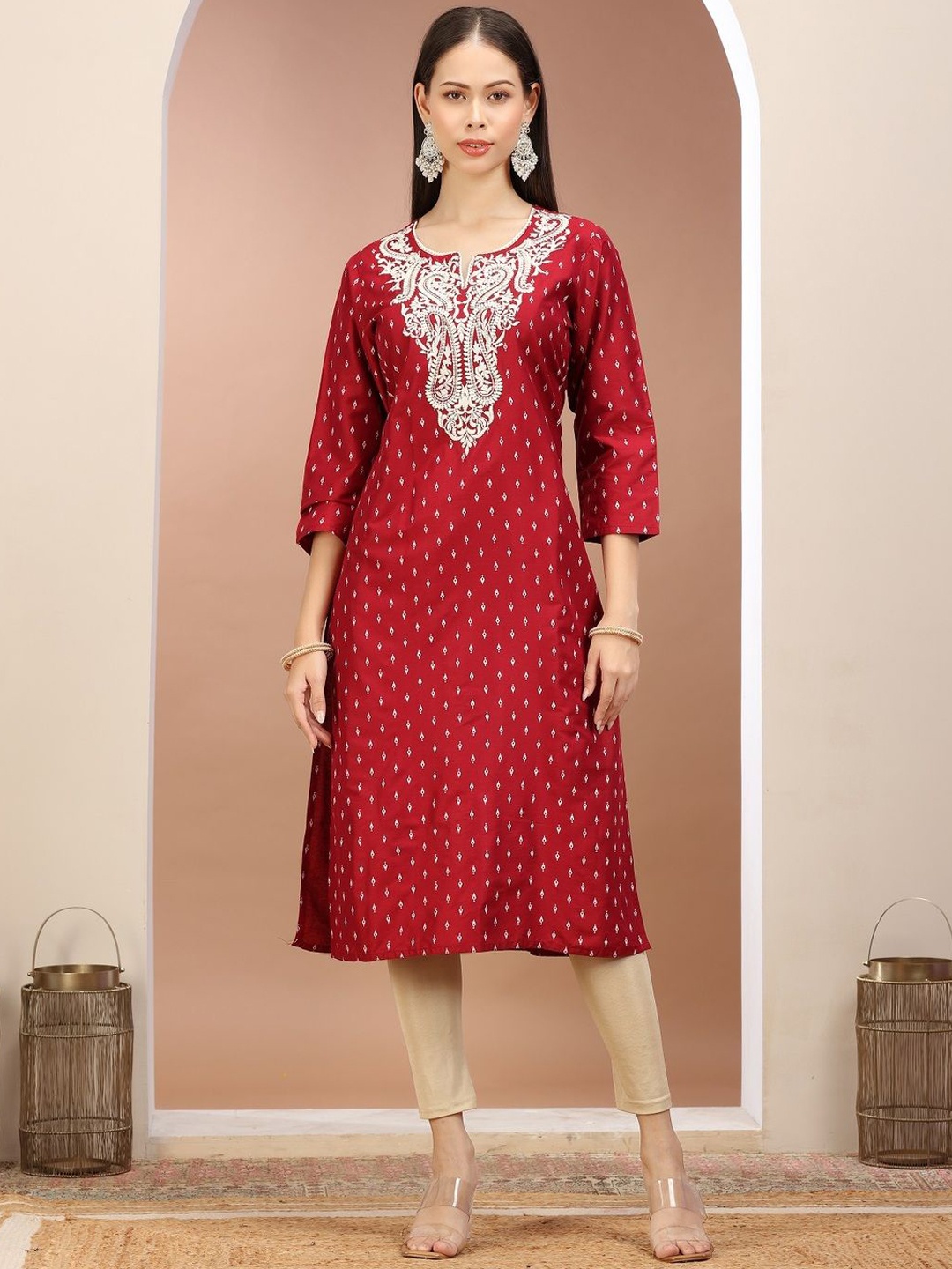 

COTTON CULTURE Floral Embroidered Round Neck Thread Work Straight Kurta, Maroon