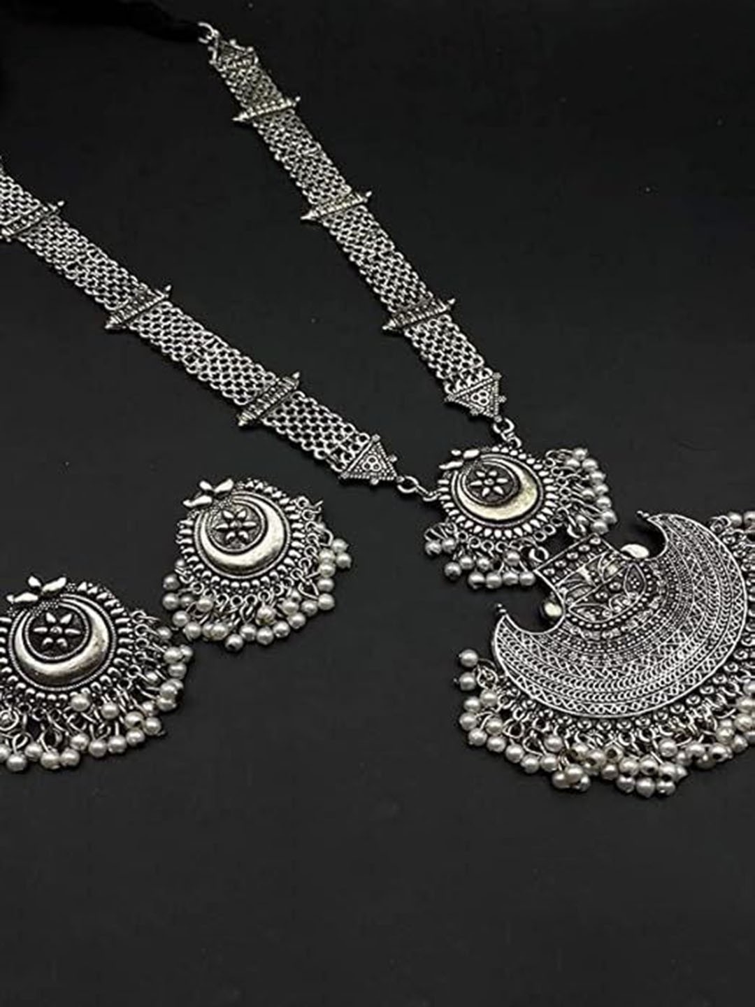 

JMBW INTERNATIONAL Silver-Plated Beaded Oxidised Necklace & Earrings