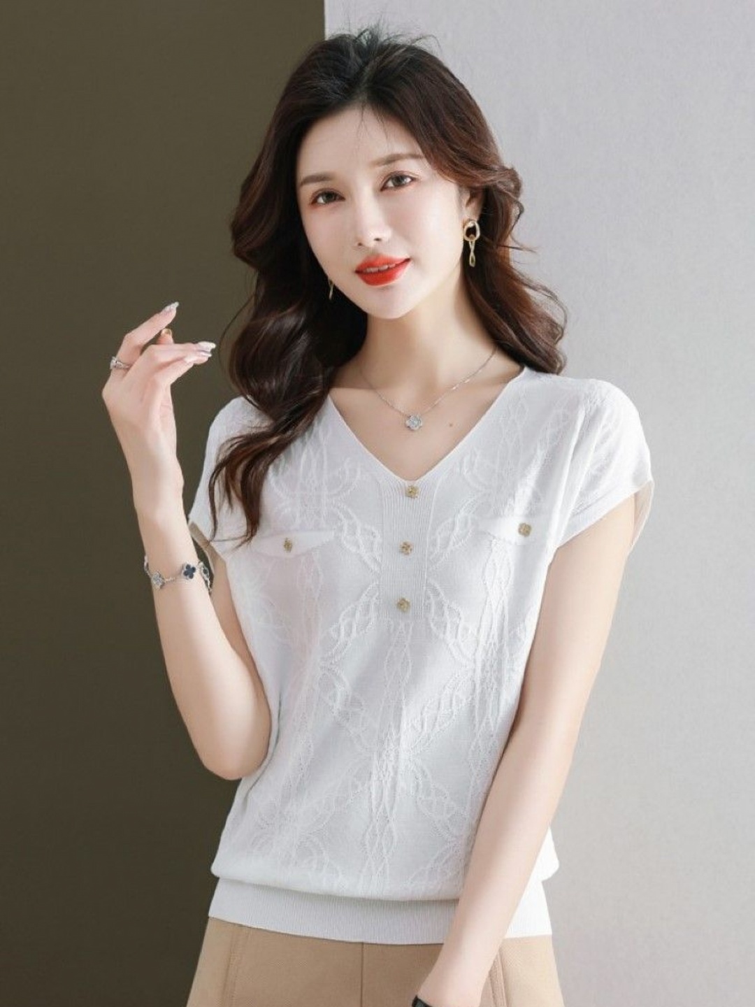 

StyleCast Women V-Neck T-shirt, White