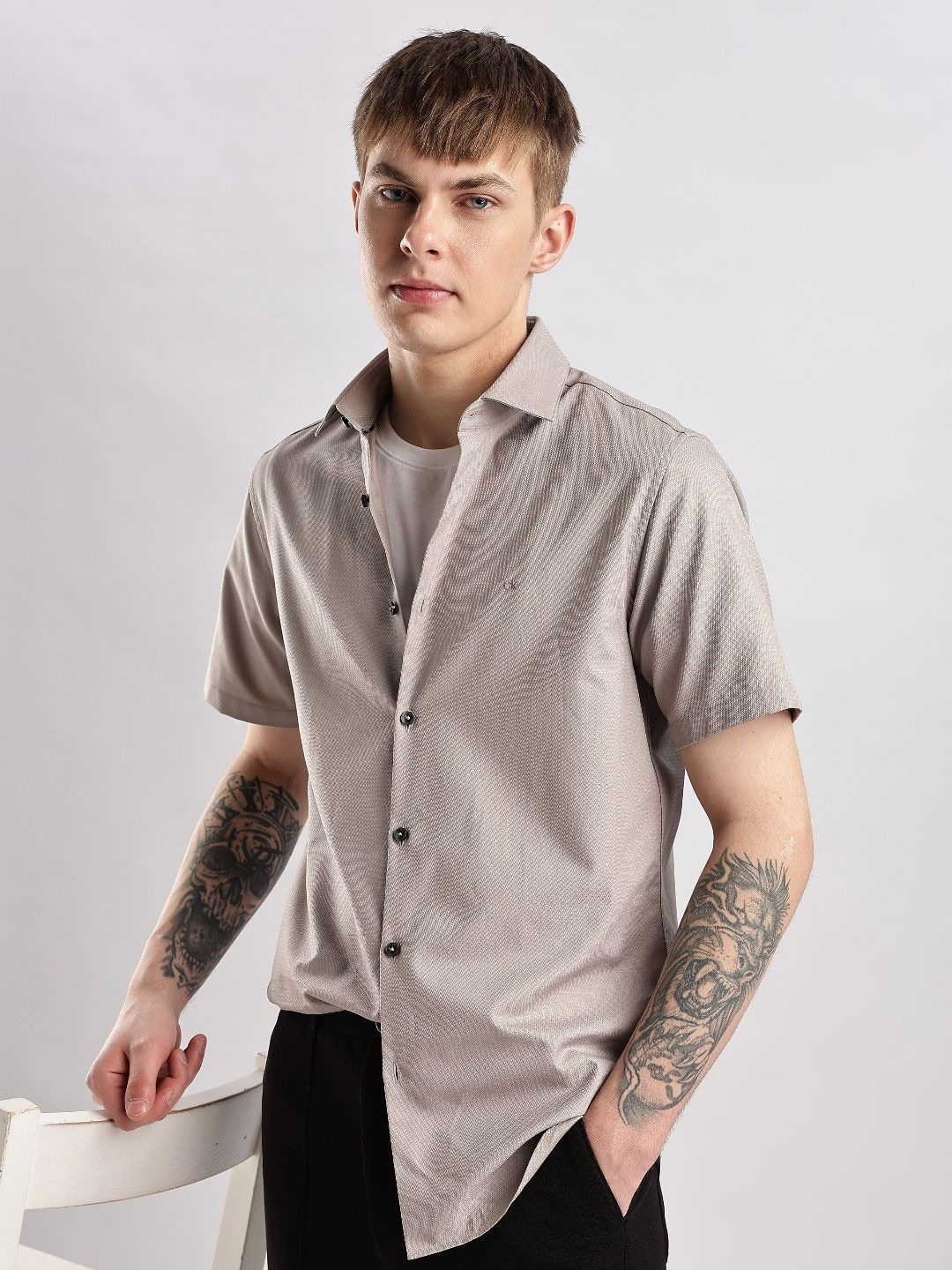 

Calvin Klein Jeans Men Classic Slim Fit Opaque Casual Shirt, Khaki