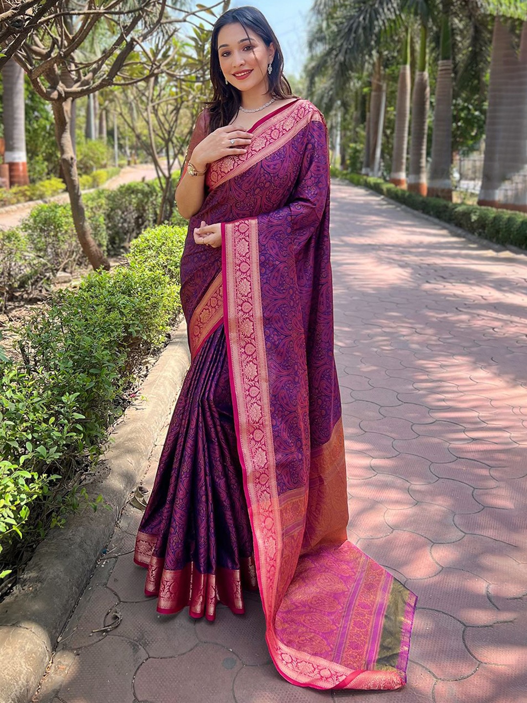 

all about you Woven Design Zari Silk Blend Kanjeevaram Saree, Violet