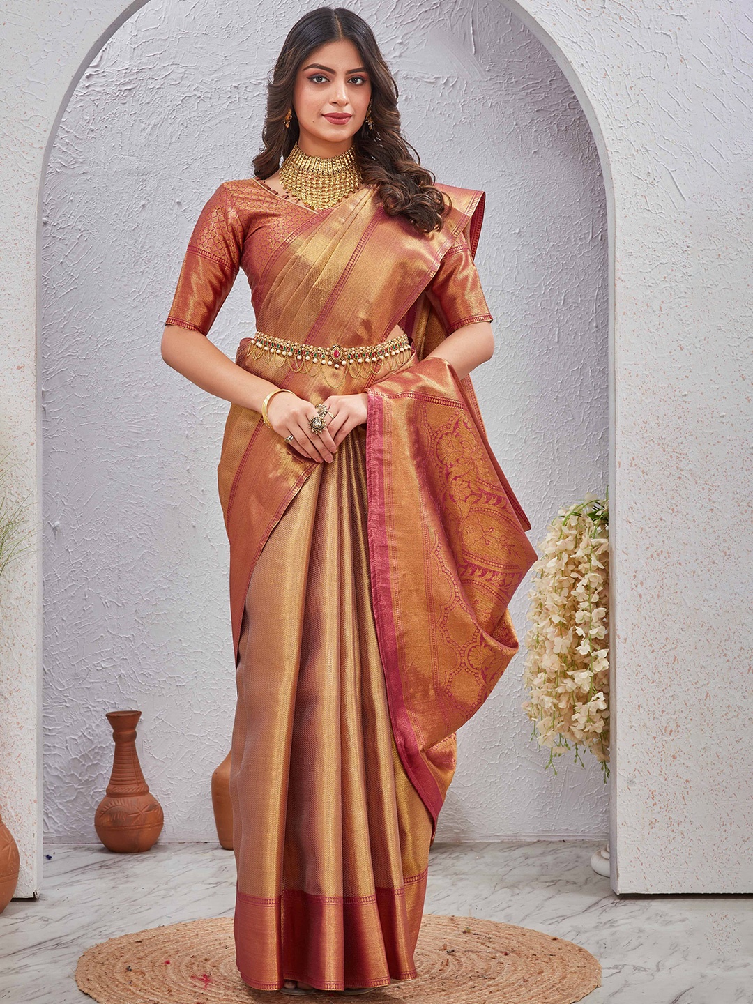 

Tankori Woven Design Zari Silk Blend Kanjeevaram Saree, Gold