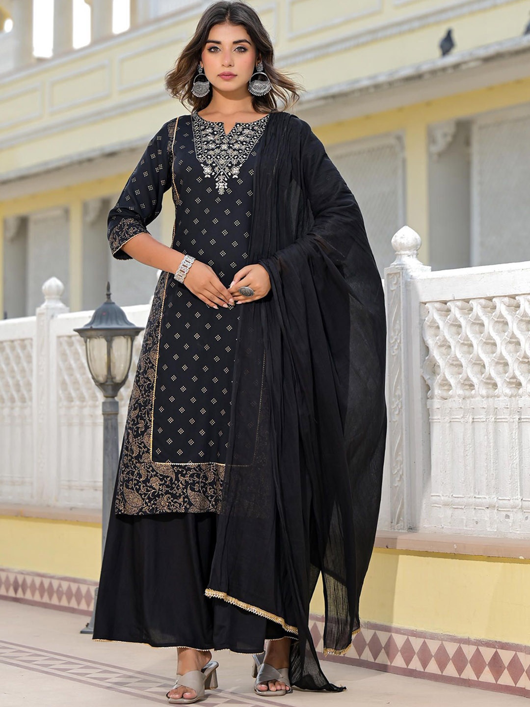 

Juniper Women Ethnic Motifs Printed Regular Liva Kurta with Palazzos & With Dupatta, Black