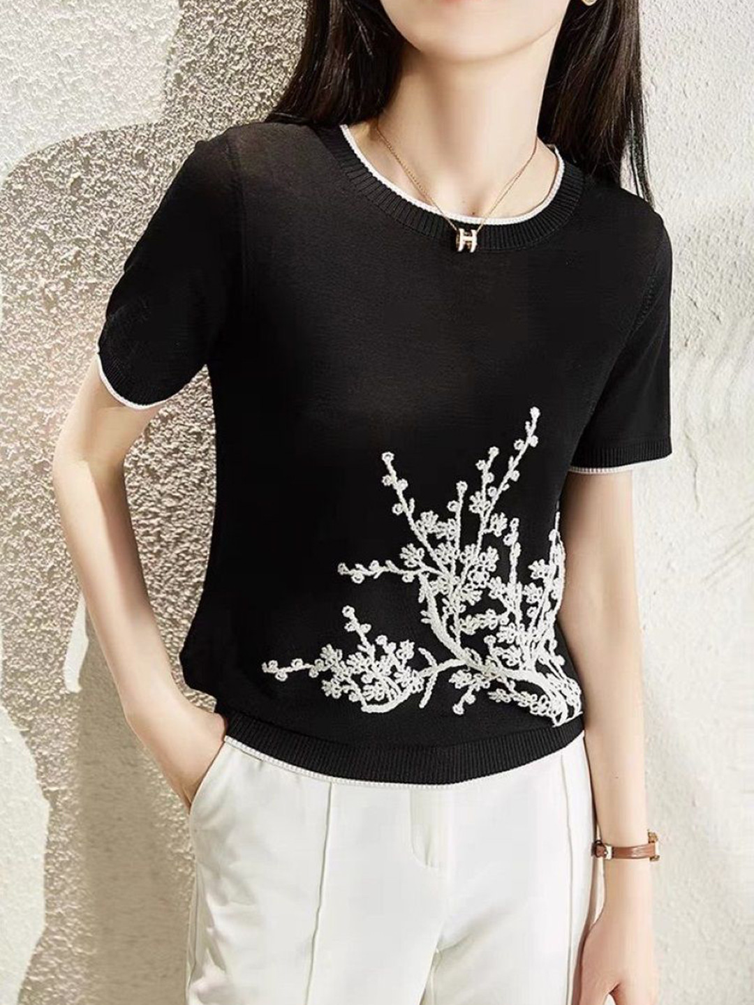 

StyleCast Women T-shirt, Black