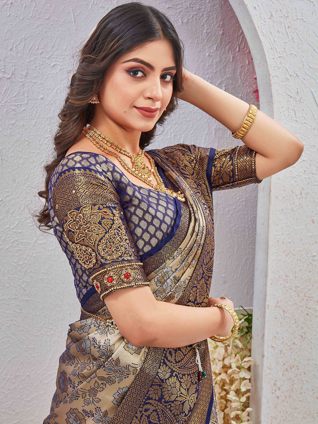 

Tankori Floral Aari Work Silk Blend Dharmavaram Saree, Navy blue