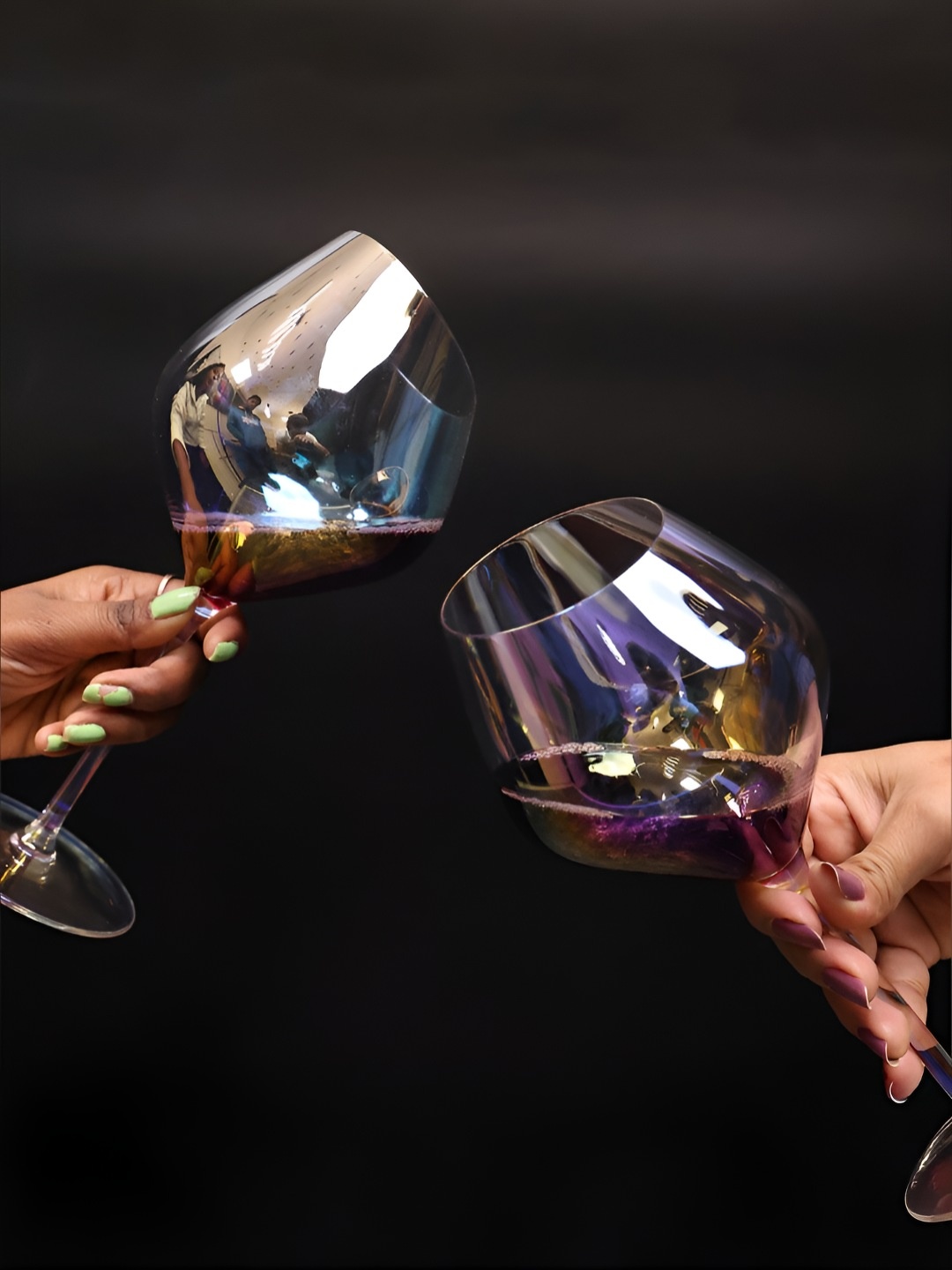 

SMOKEY COCKTAIL Slanting Pearl Wine Goblet Set of 2, Transparent