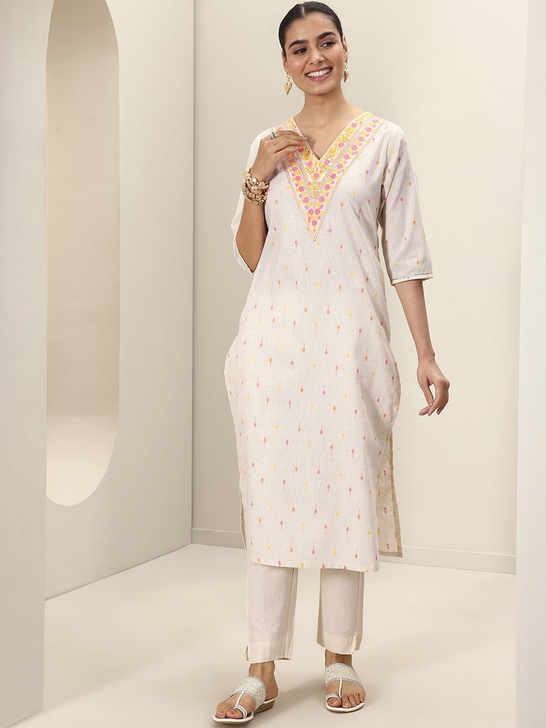 

Libas Floral Embroidered V-Neck Sequinned Cotton Straight Kurta, Off white