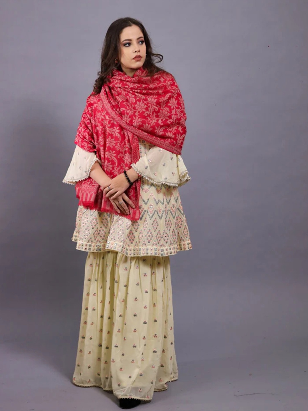 

THE SHAWL STUDIO Floral Woven Design Woolen Shawl, Red