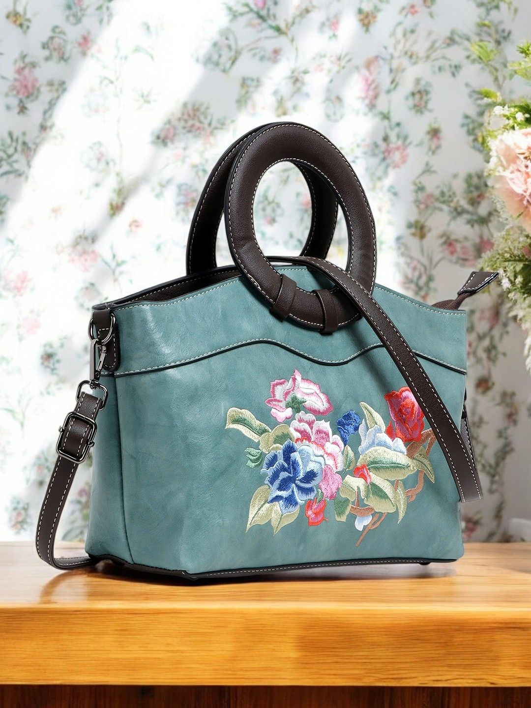 

Exotic Shopper Sling Bag, Multi