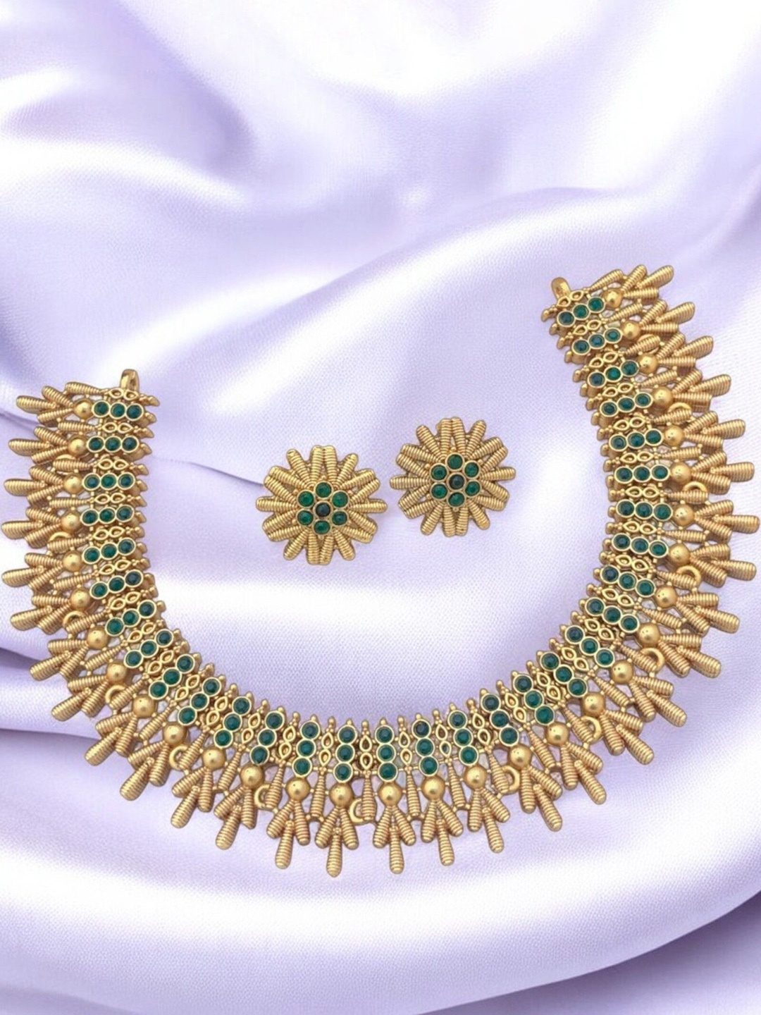 

ROFARWORD Gold-Plated Artificial Stones Studded Traditional Jewellery Set