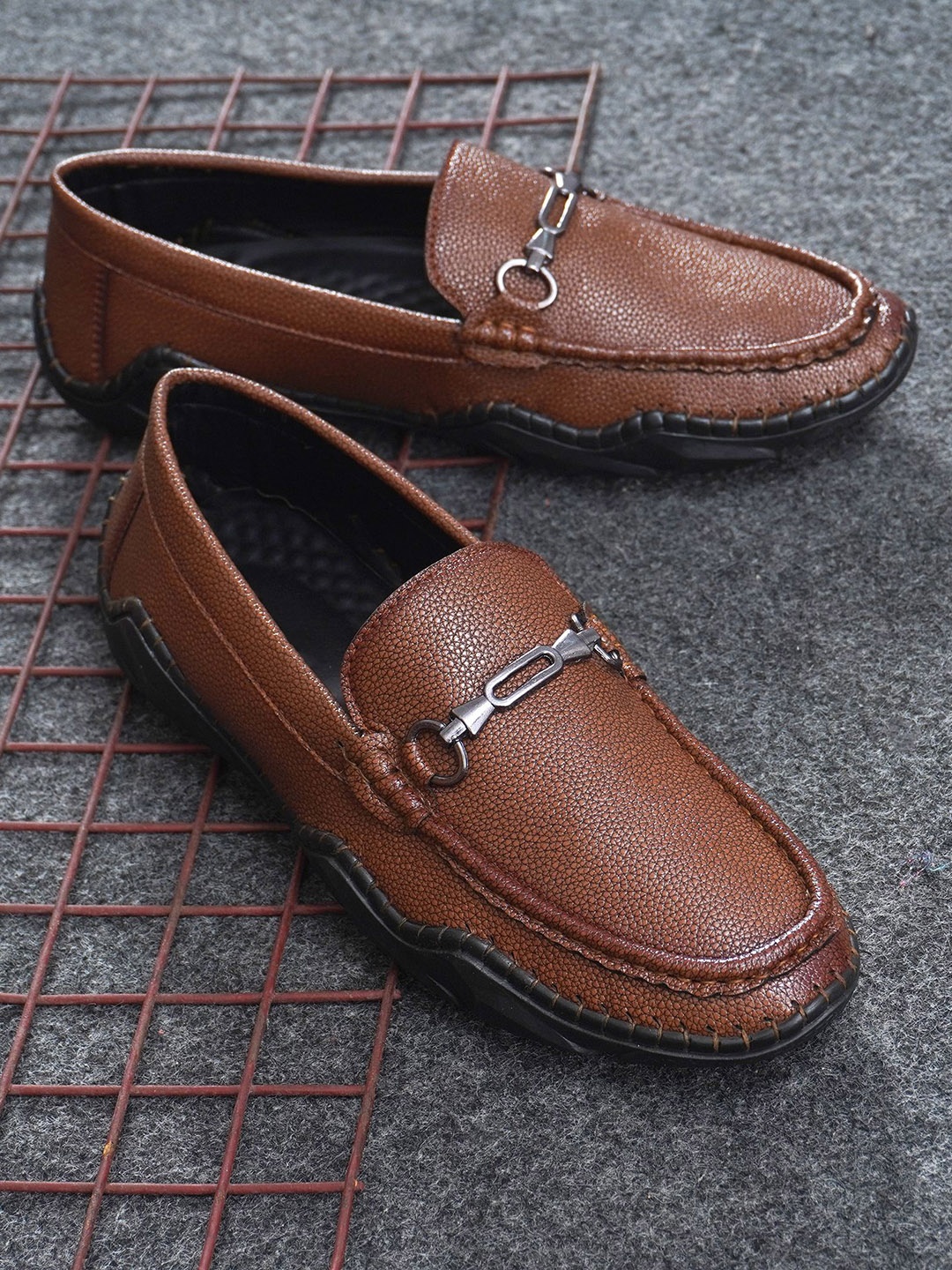 

Killer Men Colourblocked Loafers, Tan