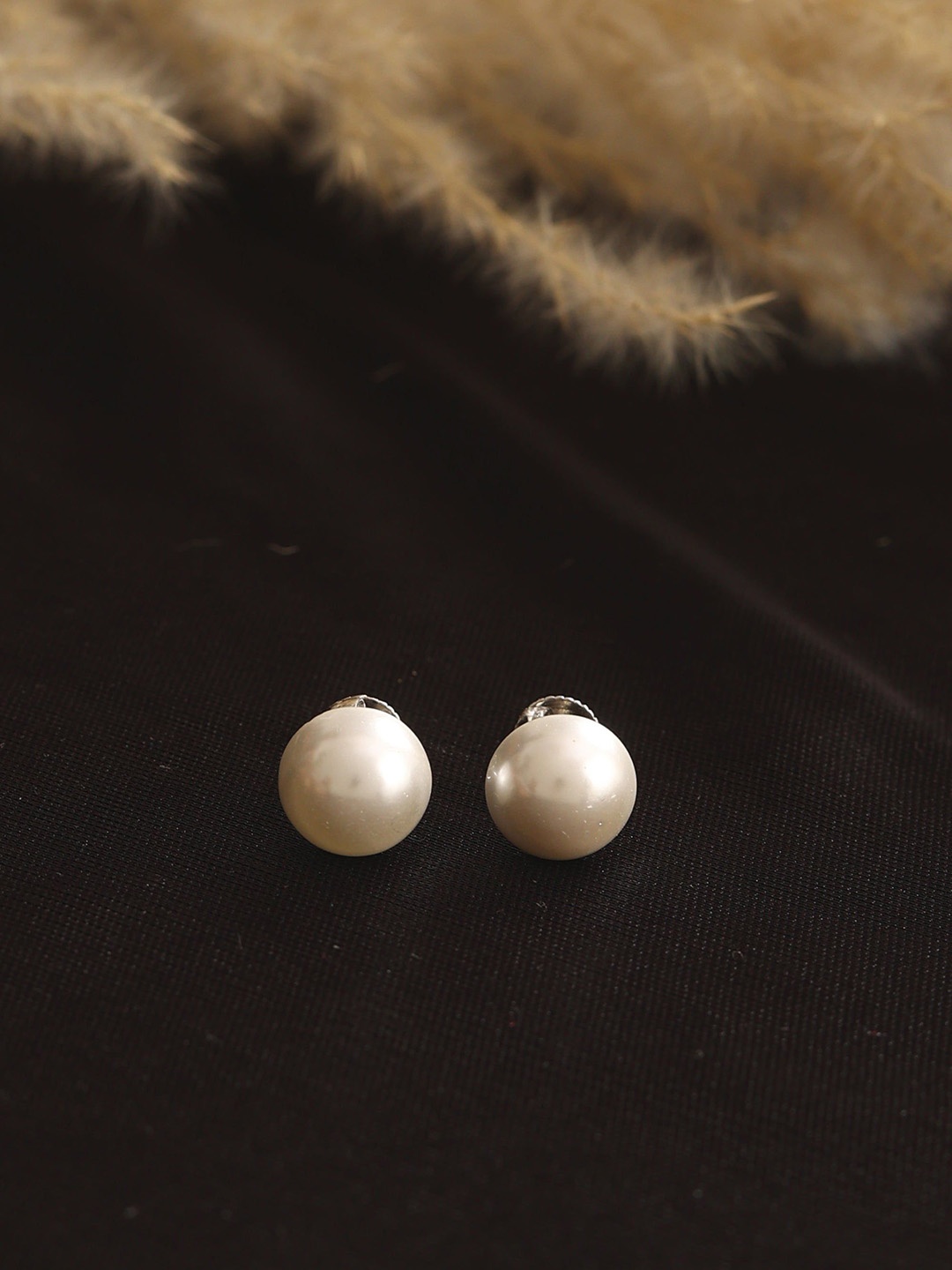 

KIORAH 925 Sterling Silver-Plated Pearls Beaded Circular Shaped Studs