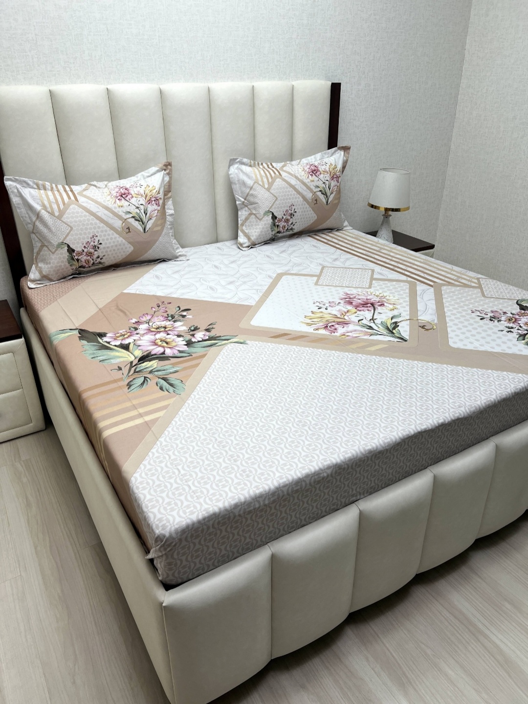 

Pure Decor Brown & White Floral 300 TC King Bedsheet with 2 Pillow Covers