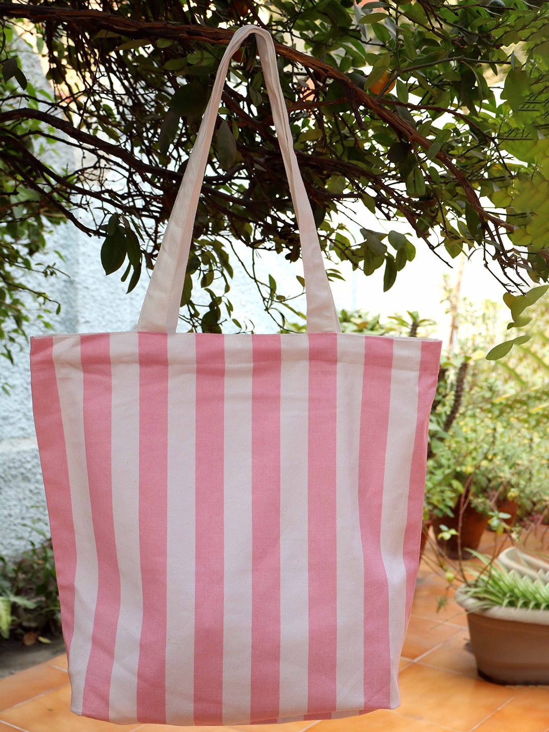 

KLIYARA Printed Shopper Handheld Bag, Cream