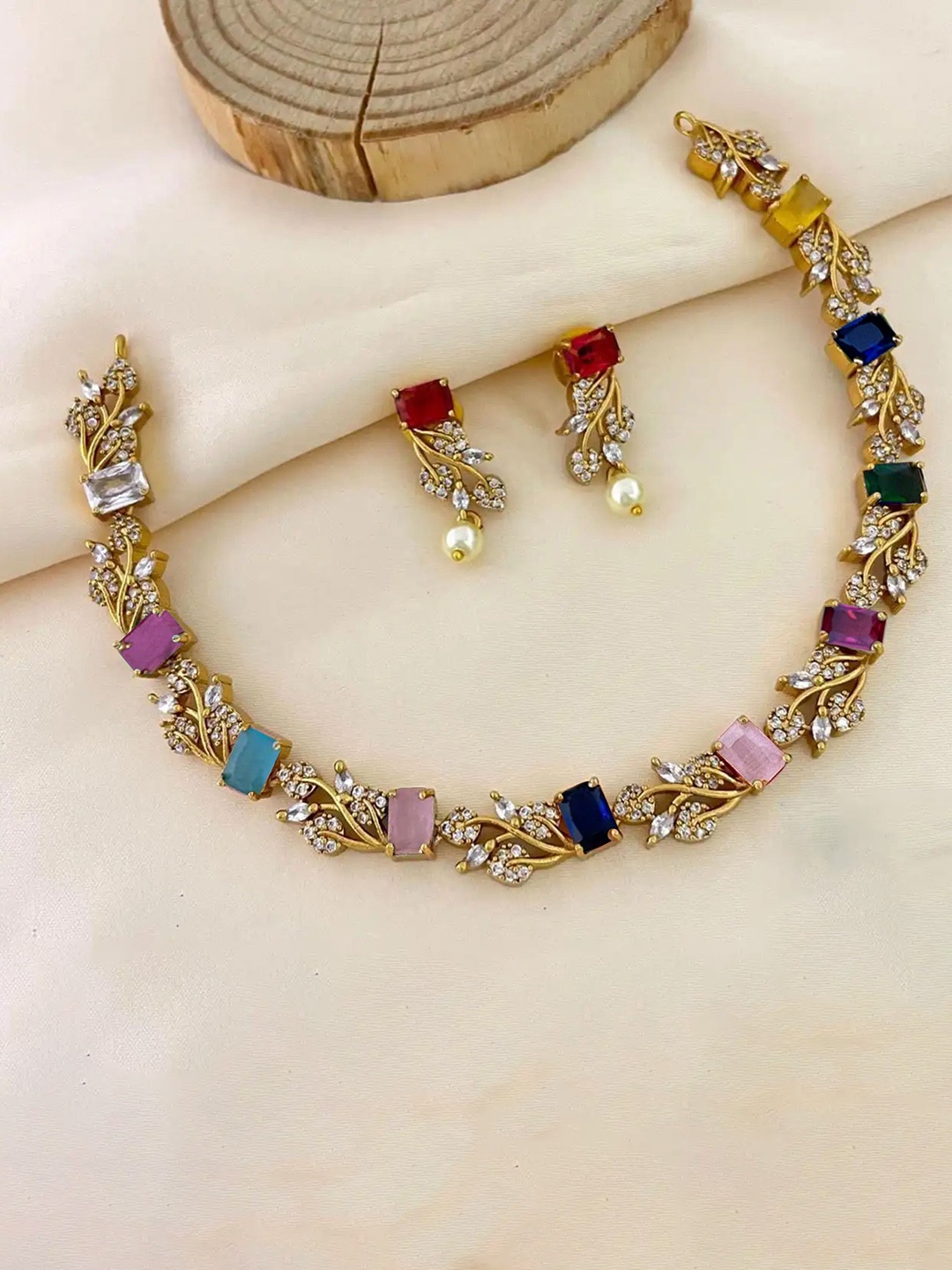 

ROFARWORD Gold-Plated Artificial Stone Studded & Beaded Traditional Jewellery Set