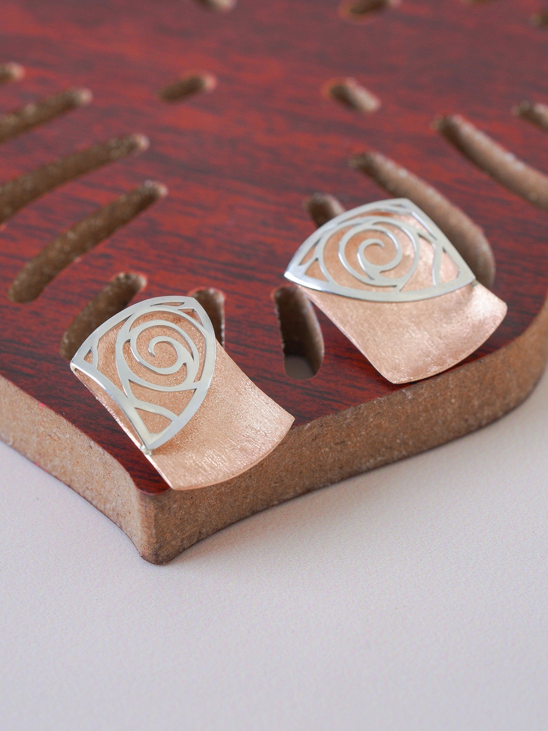 

KIORAH Italian 925 Sterling Silver Rose Gold-Plated Contemporary Shaped Italian Studs