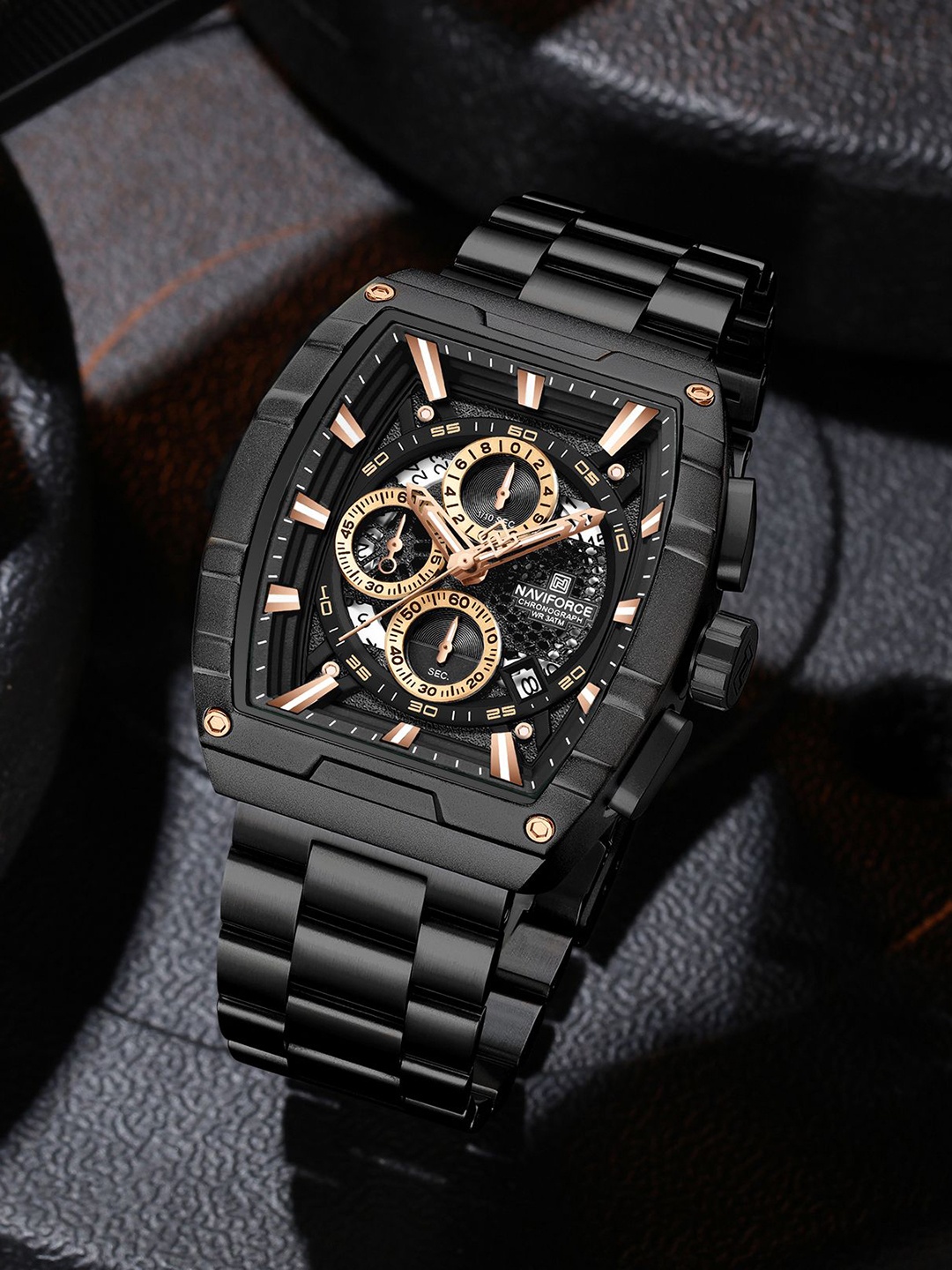 

Naviforce Men Embellished Dial & Stainless Steel Straps Analogue Chronograph Watch NF8066_B RG B, Black