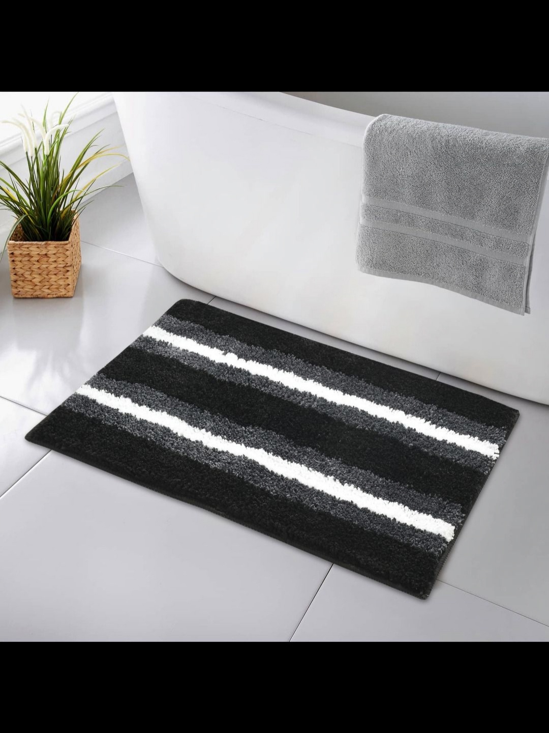 

MAA HOME CONCEPT Black & White Printed Anti Skid Doormats