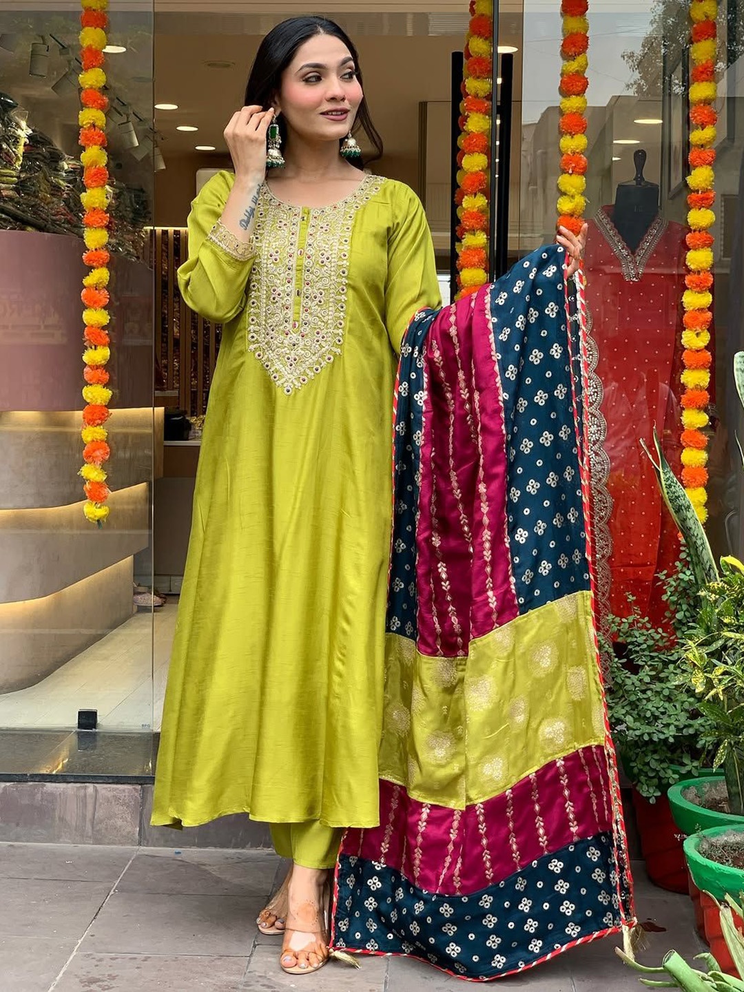 

KAUTIK FABRICS Women Embroidered Regular Thread Work Chanderi Silk Kurta with Trousers & With Dupatta, Green