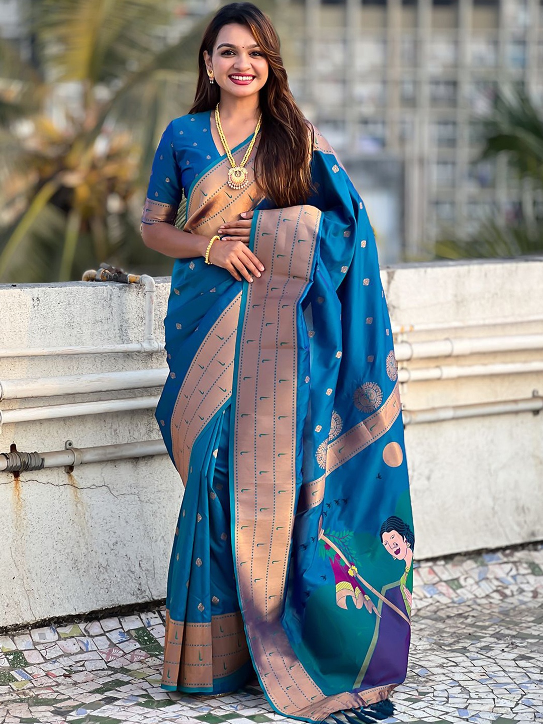 

Panzora Woven Design Zari Silk Blend Paithani Saree, Blue