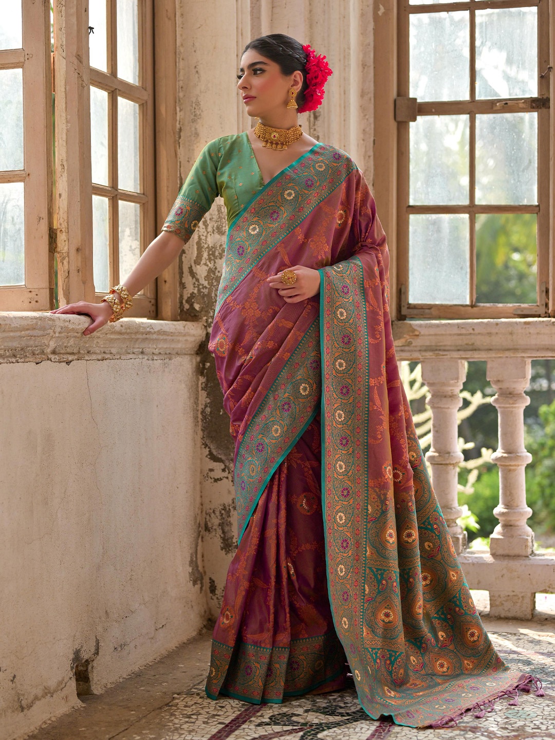 

Ekta Textiles Floral Zari Pure Silk Banarasi Saree, Burgundy