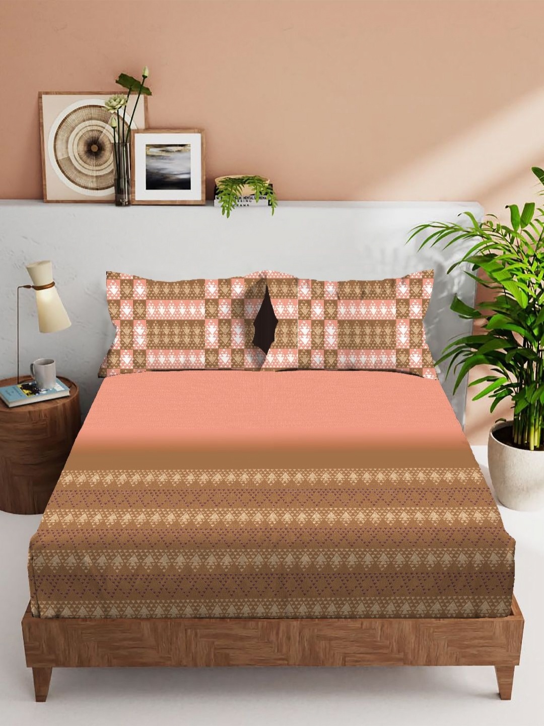 

VINTANA Brown Geometric 210 TC King Bedsheet with 2 Pillow Covers